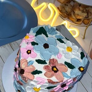 Rustic unfinished wooden cake stand 🎂